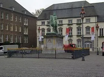 Apartment-Hotel Am Rathaus Düsseldorf 2*,